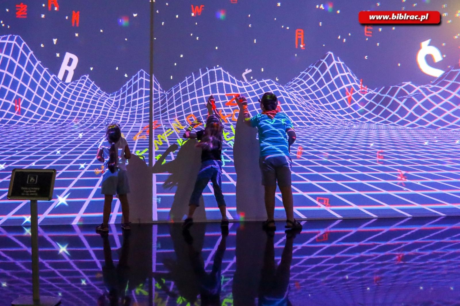 Zdjęcie w galerii na portalu naszraciborz.pl: 3 tydzień lata z biblioteką - baśnie ukraińskie i muzeum koloru wiadomości z regionu