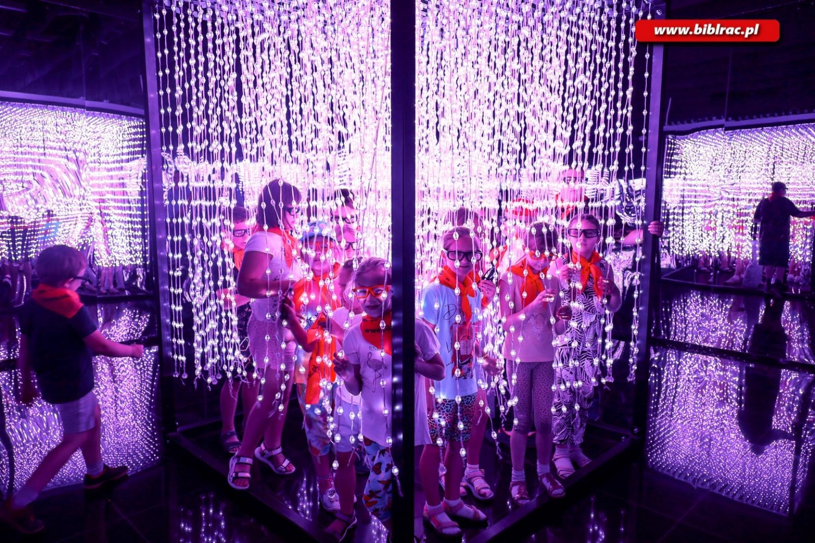 Zdjęcie w galerii na portalu naszraciborz.pl: 3 tydzień lata z biblioteką - baśnie ukraińskie i muzeum koloru wiadomości z regionu