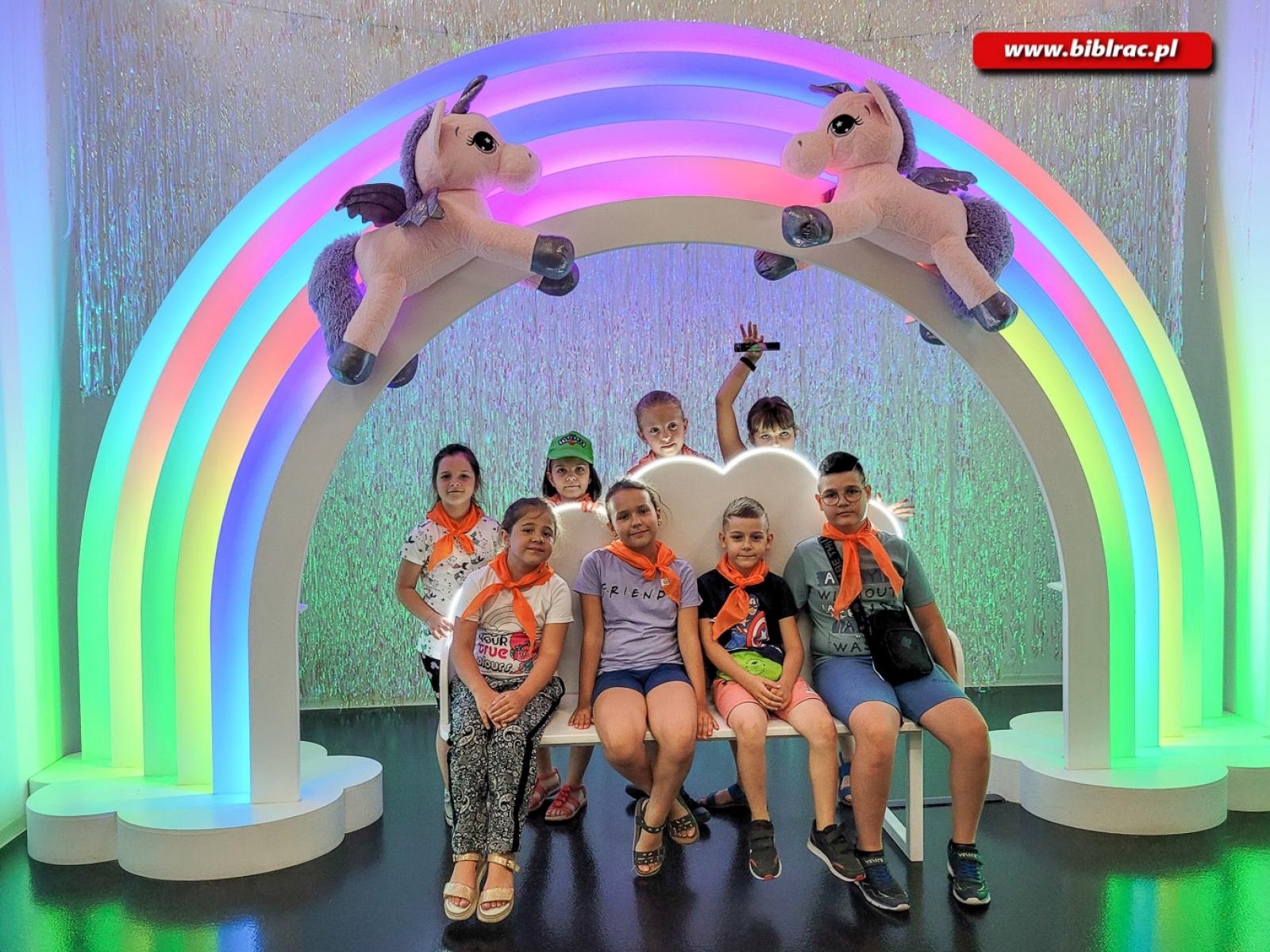 Zdjęcie w galerii na portalu naszraciborz.pl: 3 tydzień lata z biblioteką - baśnie ukraińskie i muzeum koloru wiadomości z regionu