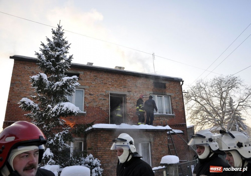 Zdjęcie w galerii na portalu naszraciborz.pl: Pożar domu w Brzeziu. Paliły się szmaty wiadomości z regionu