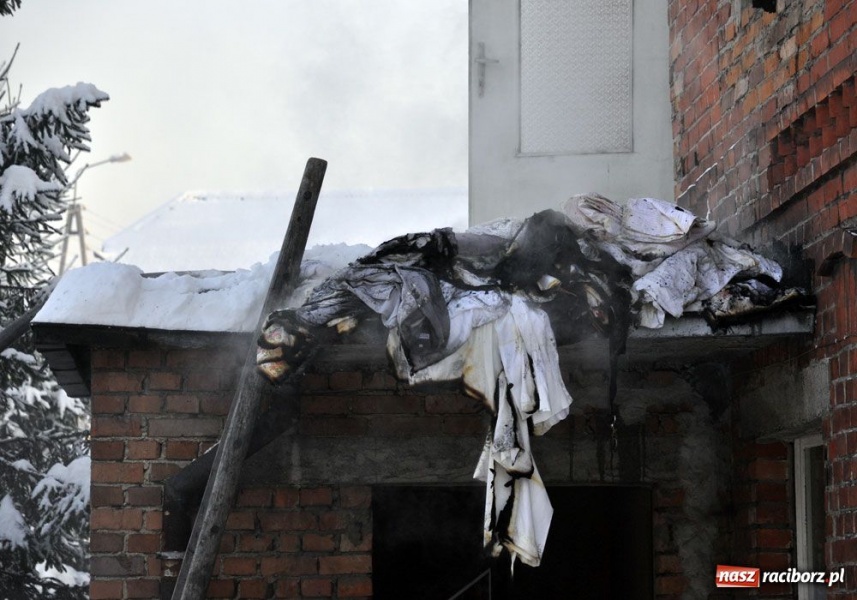 Zdjęcie w galerii na portalu naszraciborz.pl: Pożar domu w Brzeziu. Paliły się szmaty wiadomości z regionu