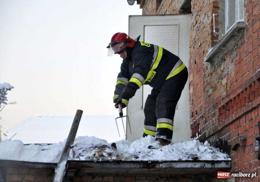 Zdjęcie w galerii na portalu naszraciborz.pl: Pożar domu w Brzeziu. Paliły się szmaty wiadomości z regionu