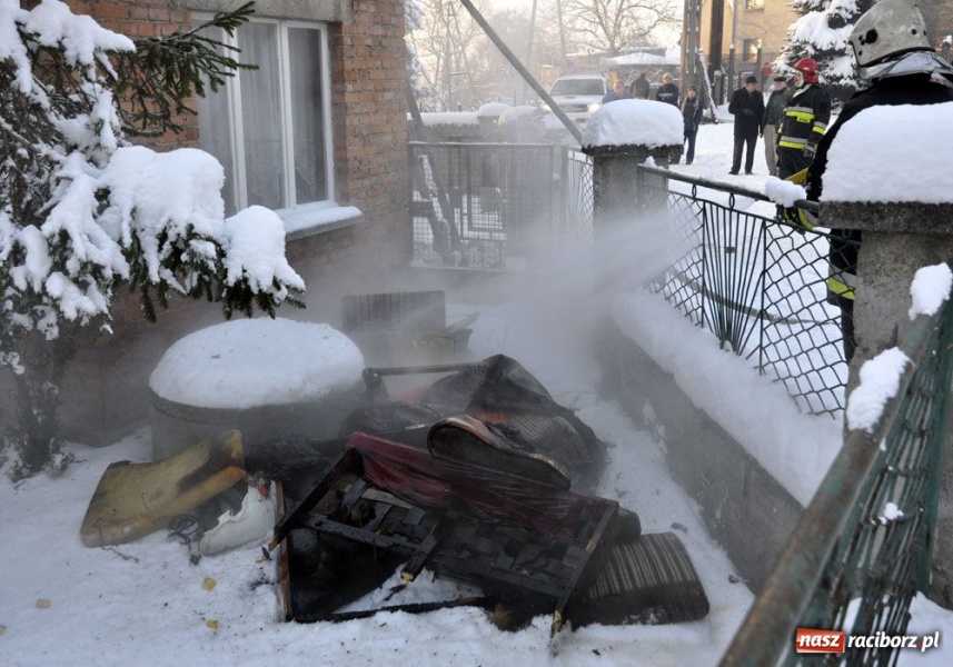 Zdjęcie w galerii na portalu naszraciborz.pl: Pożar domu w Brzeziu. Paliły się szmaty wiadomości z regionu
