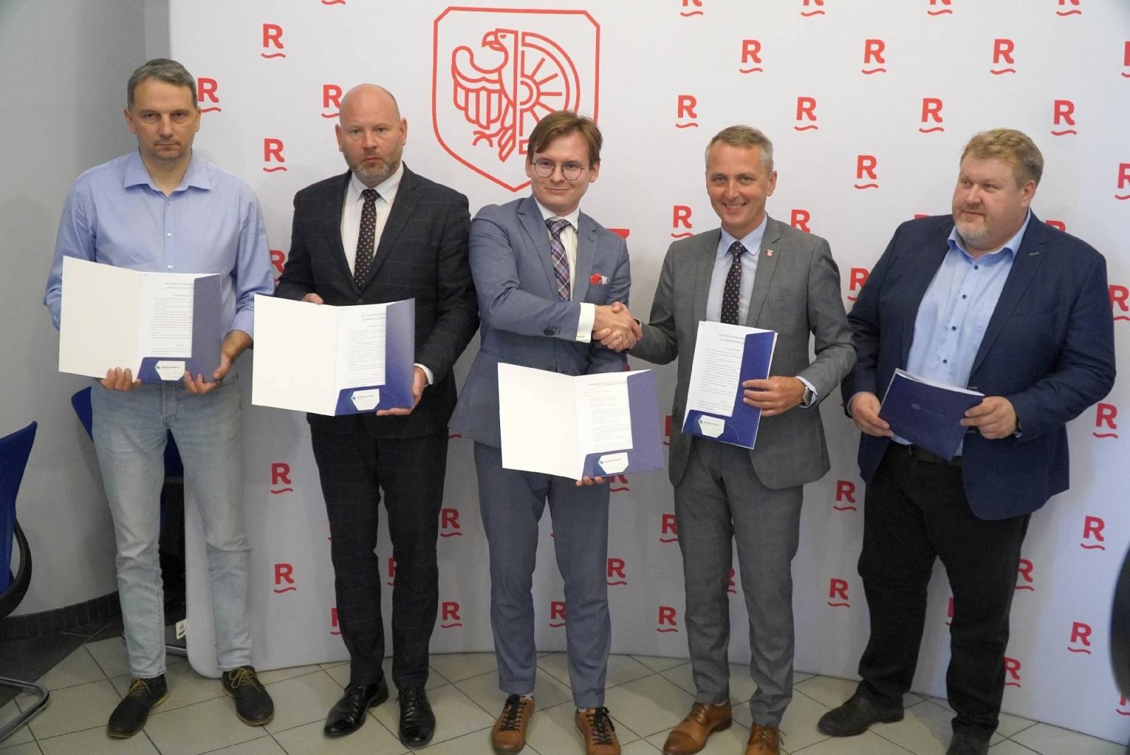 Zdjęcie w galerii na portalu naszraciborz.pl: W Raciborzu powstał klaster energii. Cel to niższe rachunki za prąd wiadomości z regionu