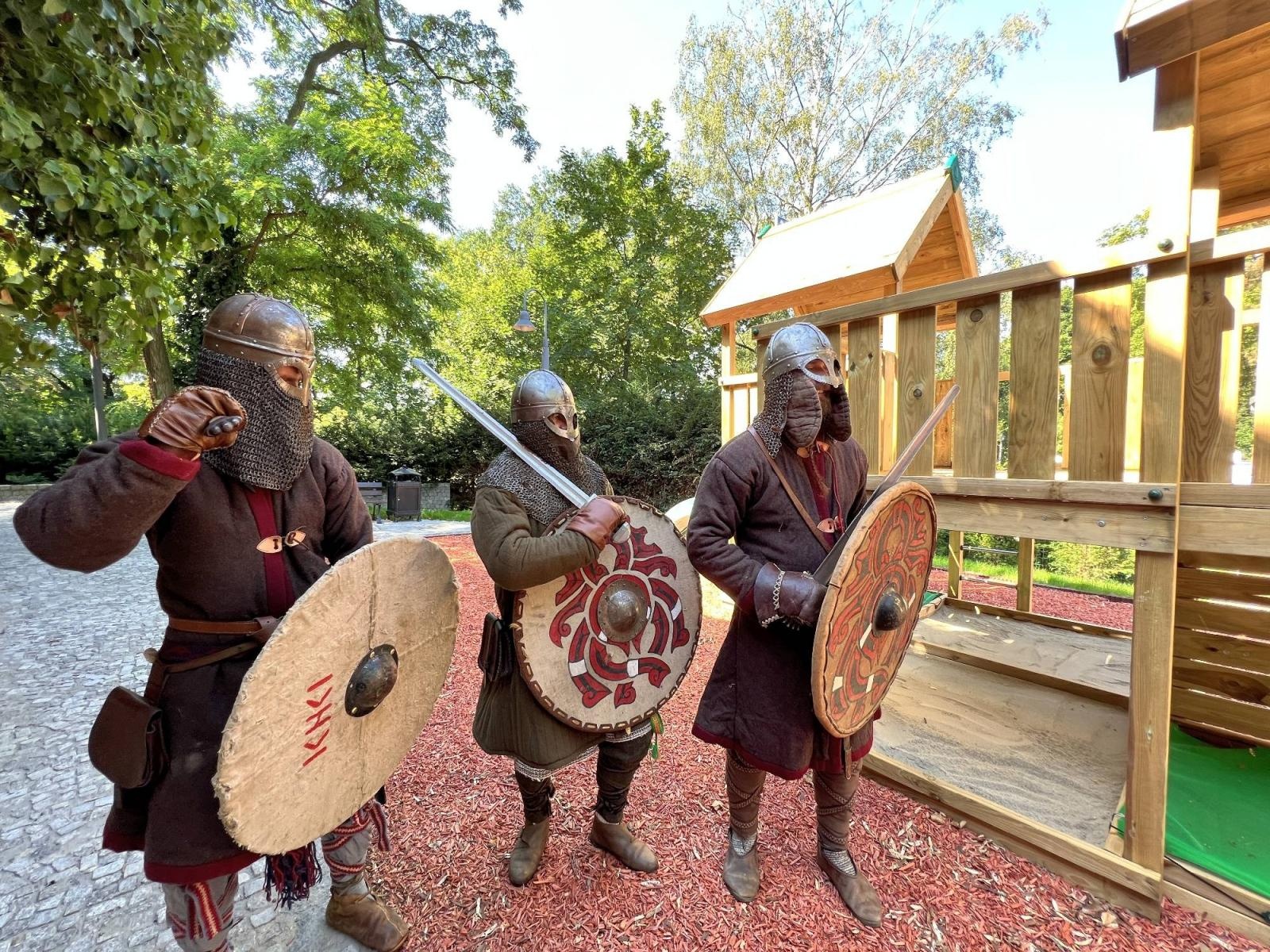 Zdjęcie w galerii na portalu naszraciborz.pl: Na zamku otwarto nowy plac zabaw. Jest też wirtualna przymierzalnia [WIDEO] wiadomości z regionu