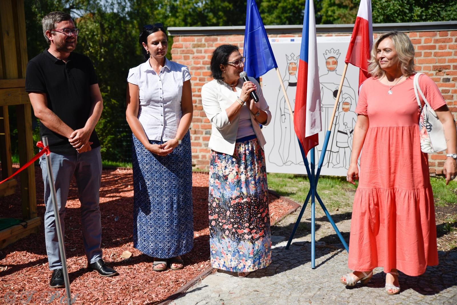 Zdjęcie w galerii na portalu naszraciborz.pl: Na zamku otwarto nowy plac zabaw. Jest też wirtualna przymierzalnia [WIDEO] wiadomości z regionu