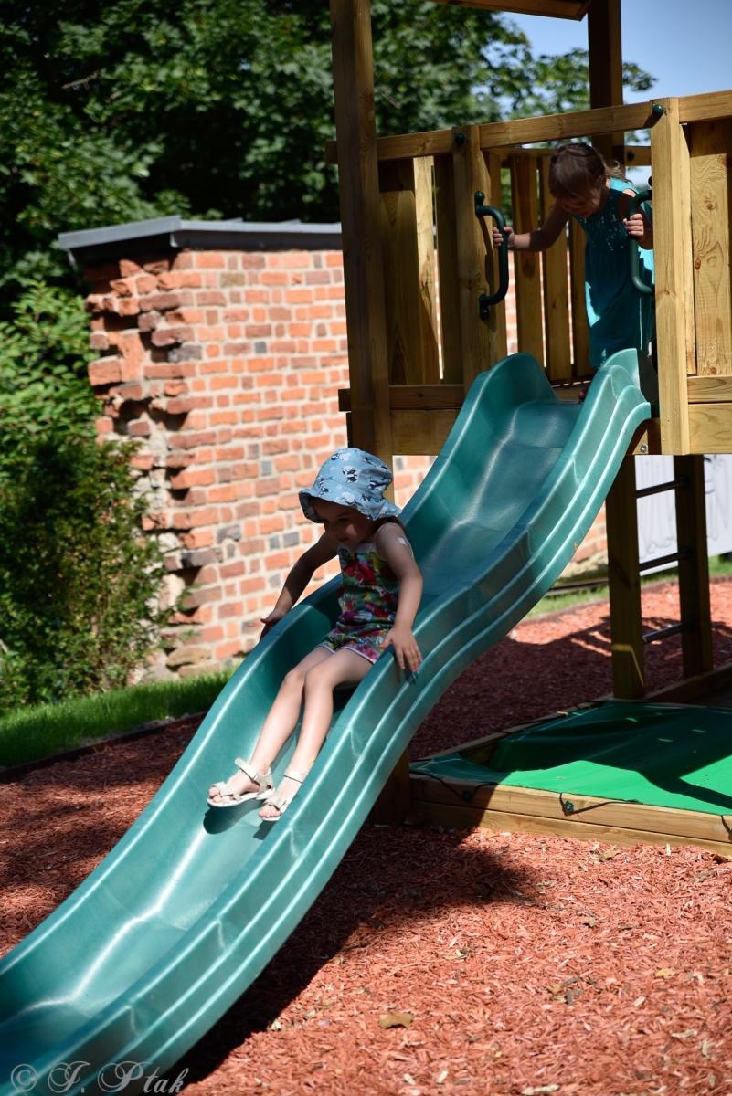 Zdjęcie w galerii na portalu naszraciborz.pl: Na zamku otwarto nowy plac zabaw. Jest też wirtualna przymierzalnia [WIDEO] wiadomości z regionu