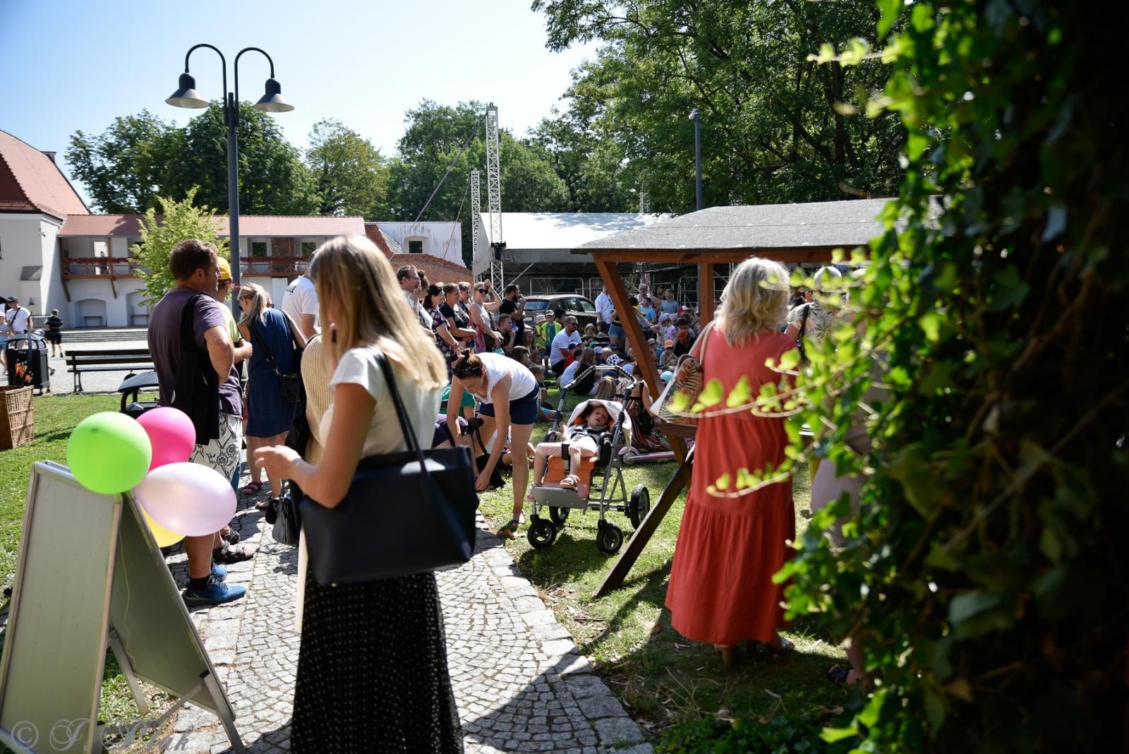Zdjęcie w galerii na portalu naszraciborz.pl: Na zamku otwarto nowy plac zabaw. Jest też wirtualna przymierzalnia [WIDEO] wiadomości z regionu