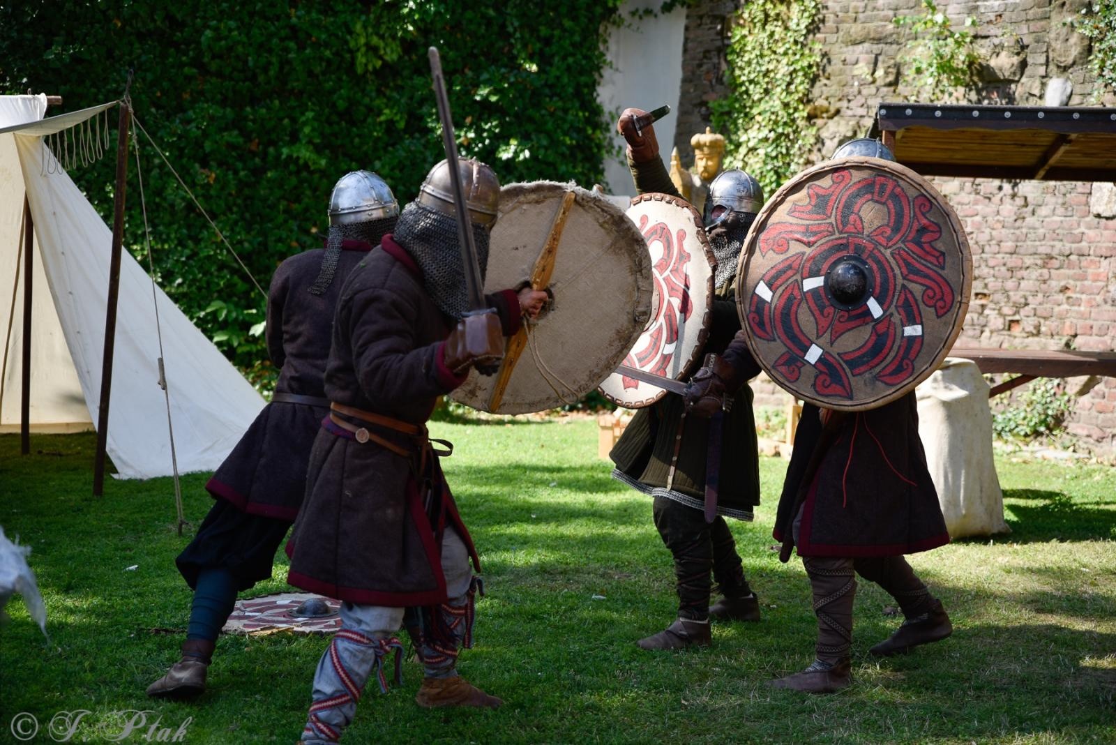 Zdjęcie w galerii na portalu naszraciborz.pl: Na zamku otwarto nowy plac zabaw. Jest też wirtualna przymierzalnia [WIDEO] wiadomości z regionu