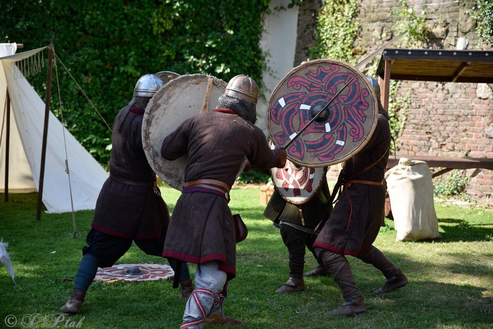 Zdjęcie w galerii na portalu naszraciborz.pl: Na zamku otwarto nowy plac zabaw. Jest też wirtualna przymierzalnia [WIDEO] wiadomości z regionu