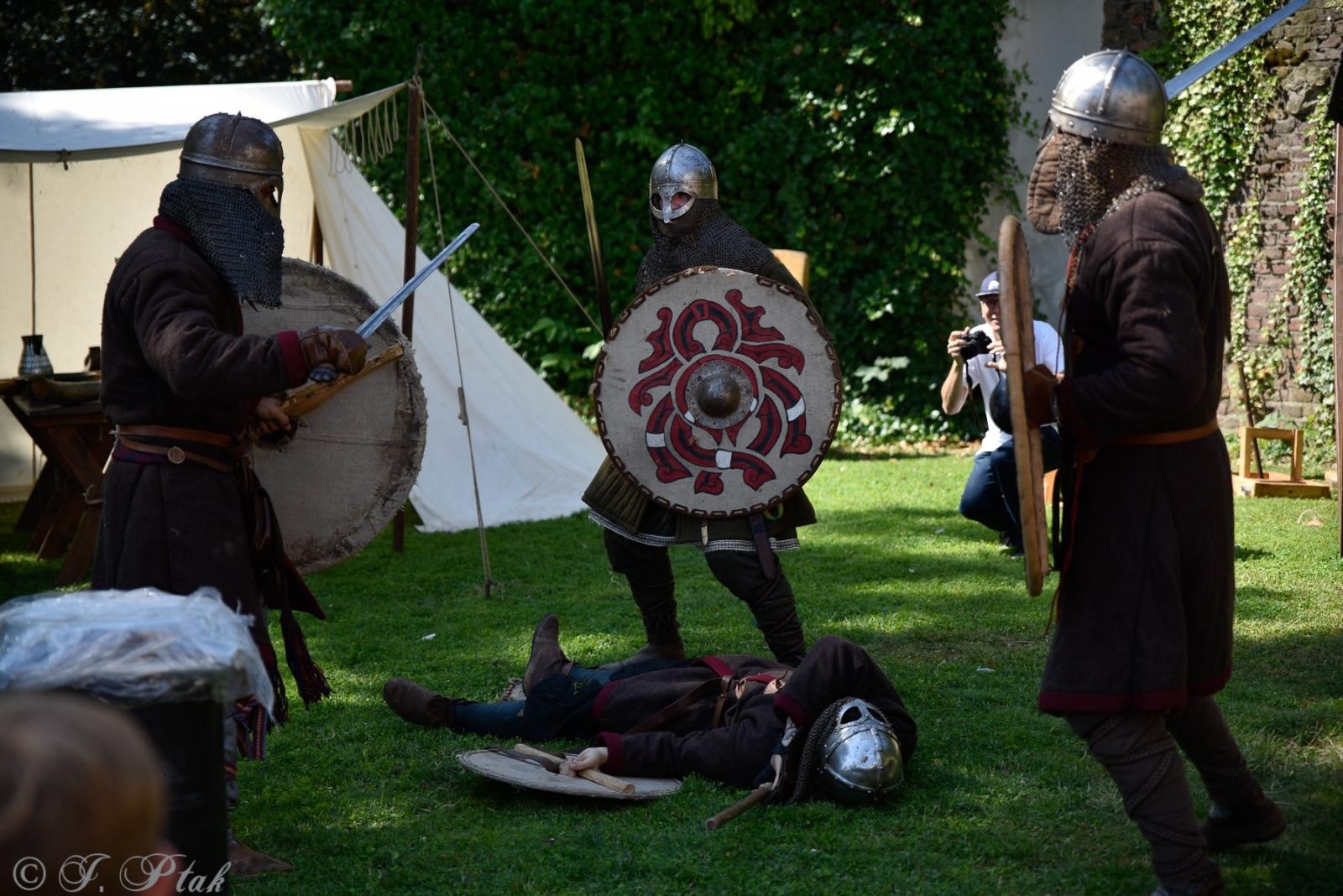 Zdjęcie w galerii na portalu naszraciborz.pl: Na zamku otwarto nowy plac zabaw. Jest też wirtualna przymierzalnia [WIDEO] wiadomości z regionu