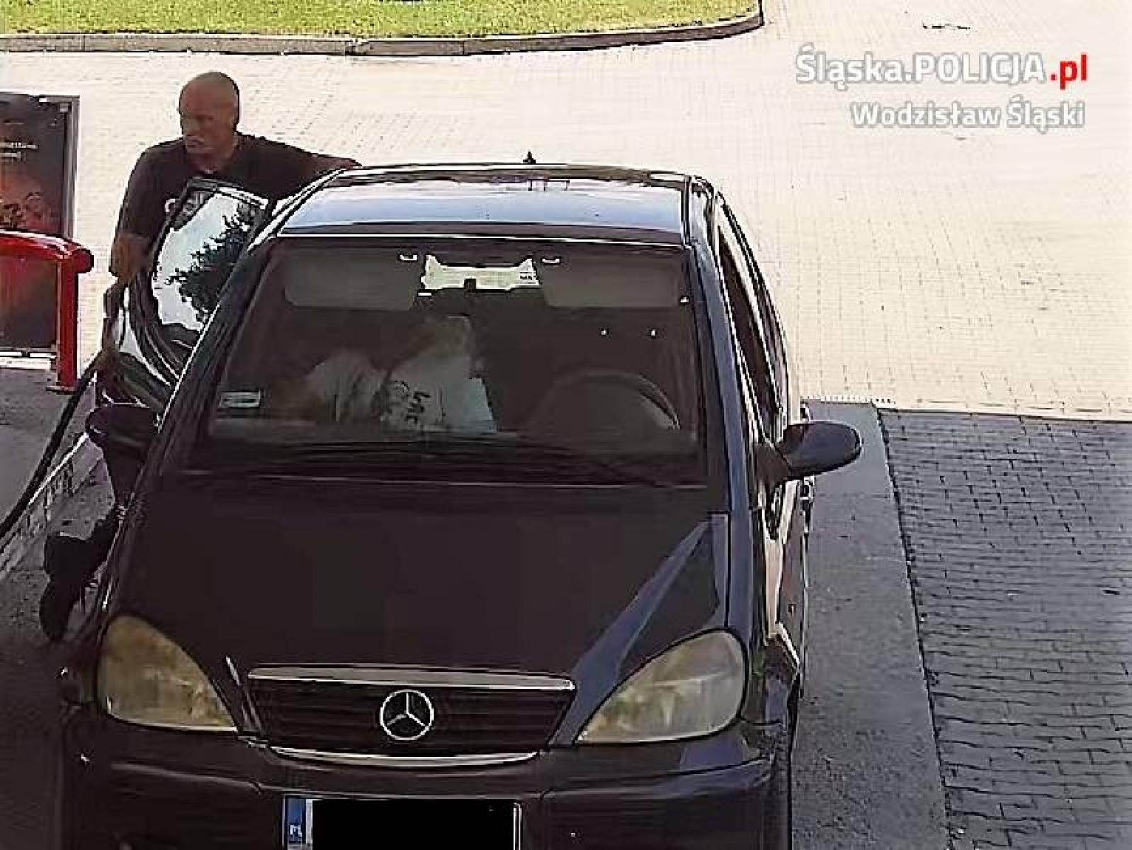 Zdjęcie w galerii na portalu naszraciborz.pl: Policja szuka kierowcy tego mercedesa wiadomości z regionu