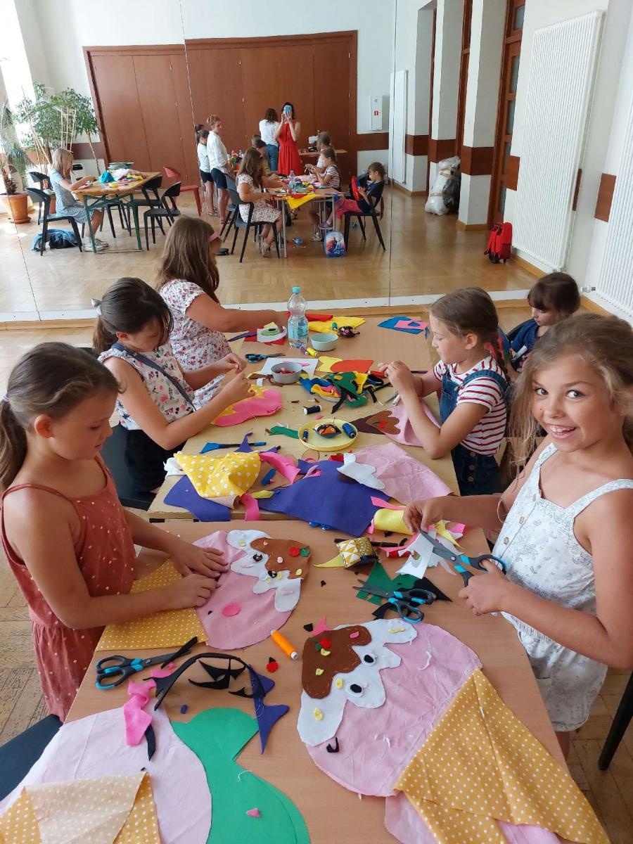 Zdjęcie w galerii na portalu naszraciborz.pl: EKOZABAWKA - warsztaty ręcznego szycia w RCK wiadomości z regionu