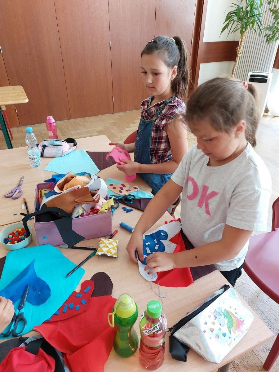 Zdjęcie w galerii na portalu naszraciborz.pl: EKOZABAWKA - warsztaty ręcznego szycia w RCK wiadomości z regionu