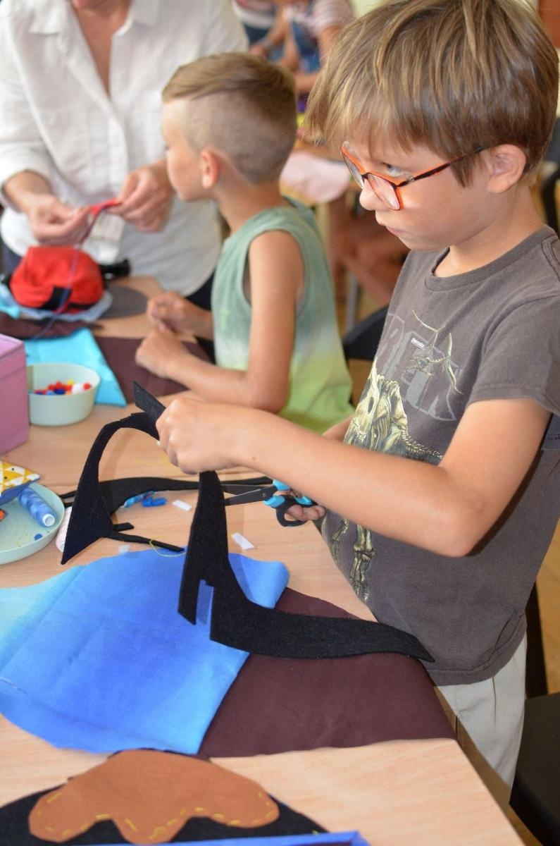 Zdjęcie w galerii na portalu naszraciborz.pl: EKOZABAWKA - warsztaty ręcznego szycia w RCK wiadomości z regionu