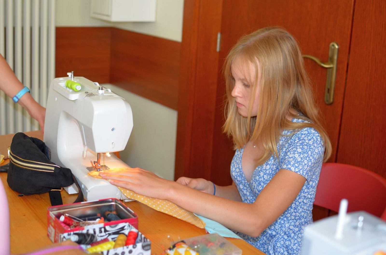 Zdjęcie w galerii na portalu naszraciborz.pl: EKOZABAWKA - warsztaty ręcznego szycia w RCK wiadomości z regionu