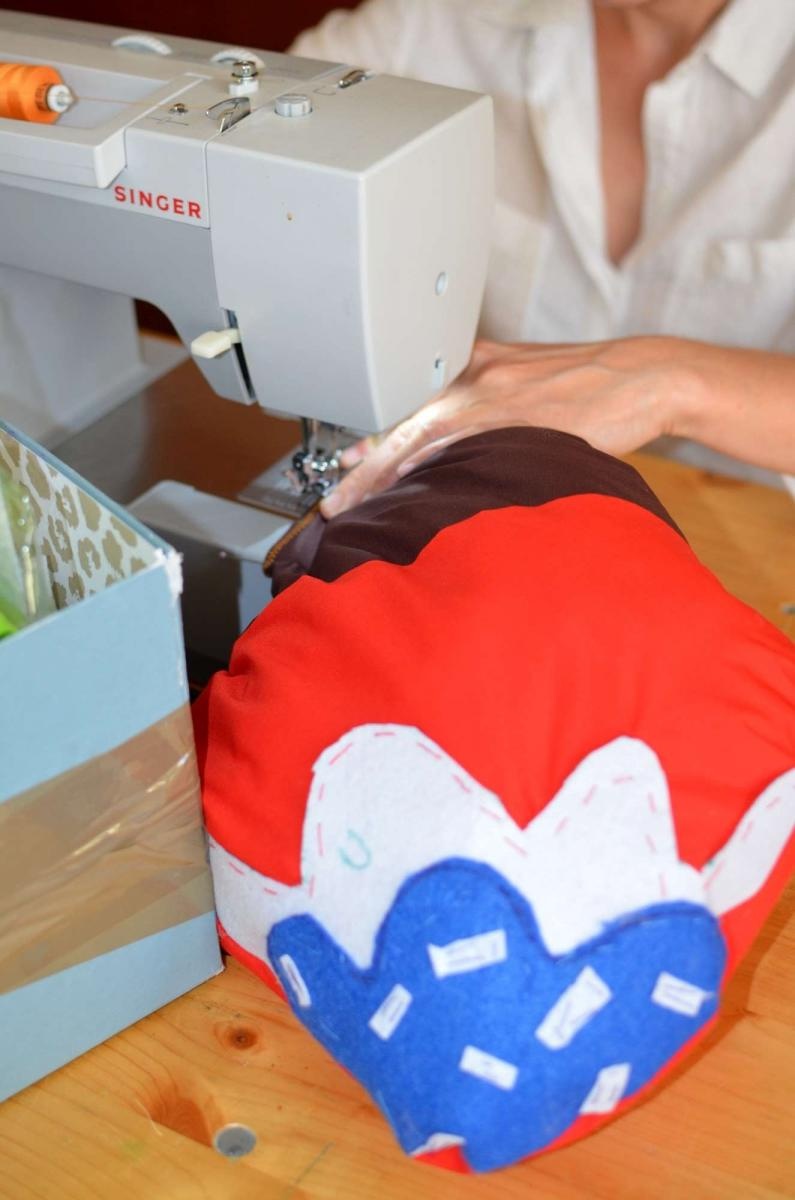 Zdjęcie w galerii na portalu naszraciborz.pl: EKOZABAWKA - warsztaty ręcznego szycia w RCK wiadomości z regionu