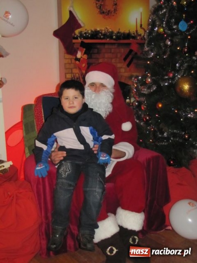 Zdjęcie w galerii na portalu naszraciborz.pl: Mikołaj i elfy w Galerii Młyńskiej wiadomości z regionu