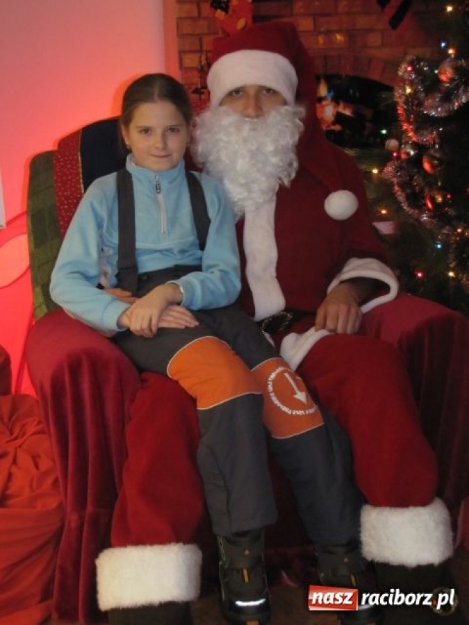Zdjęcie w galerii na portalu naszraciborz.pl: Mikołaj i elfy w Galerii Młyńskiej wiadomości z regionu