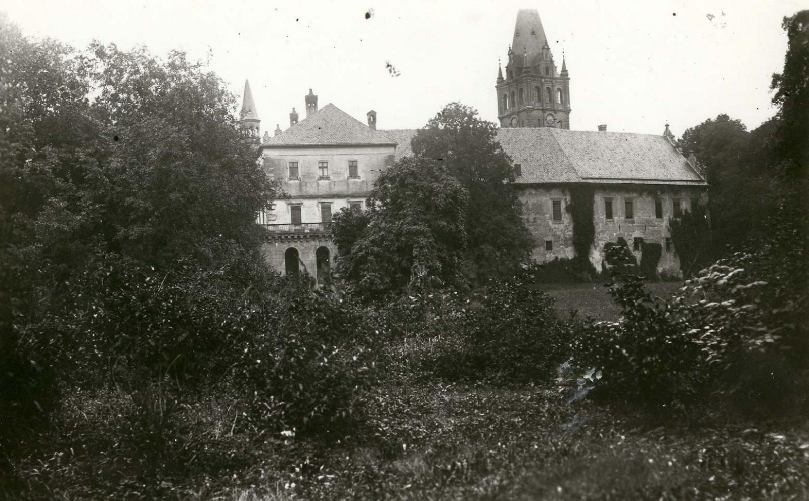 Zdjęcie w galerii na portalu naszraciborz.pl: Na wieżę tworkowskiego zamku wróciły zegary wiadomości z regionu