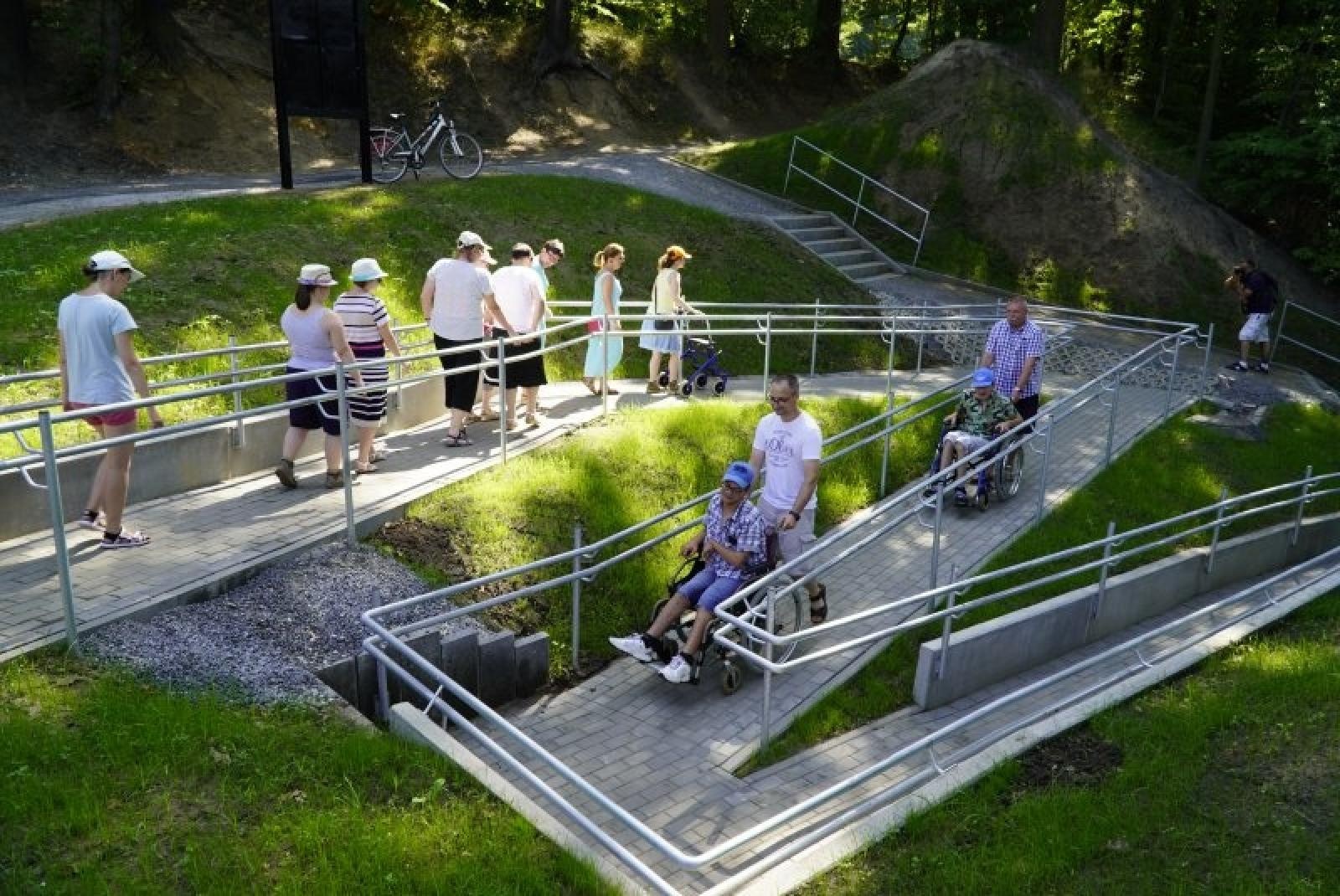 Zdjęcie w galerii na portalu naszraciborz.pl: Pochylnia w Arboretum Bramy Morawskiej oficjalnie oddana do użytku FOTO i WIDEO wiadomości z regionu