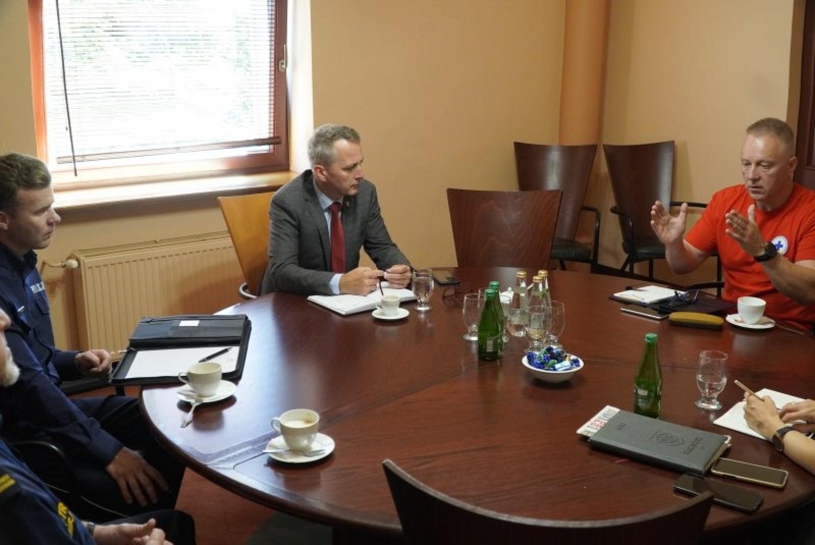 Zdjęcie w galerii na portalu naszraciborz.pl: Będzie więcej znaków zakazu i patroli na żwirowni wiadomości z regionu