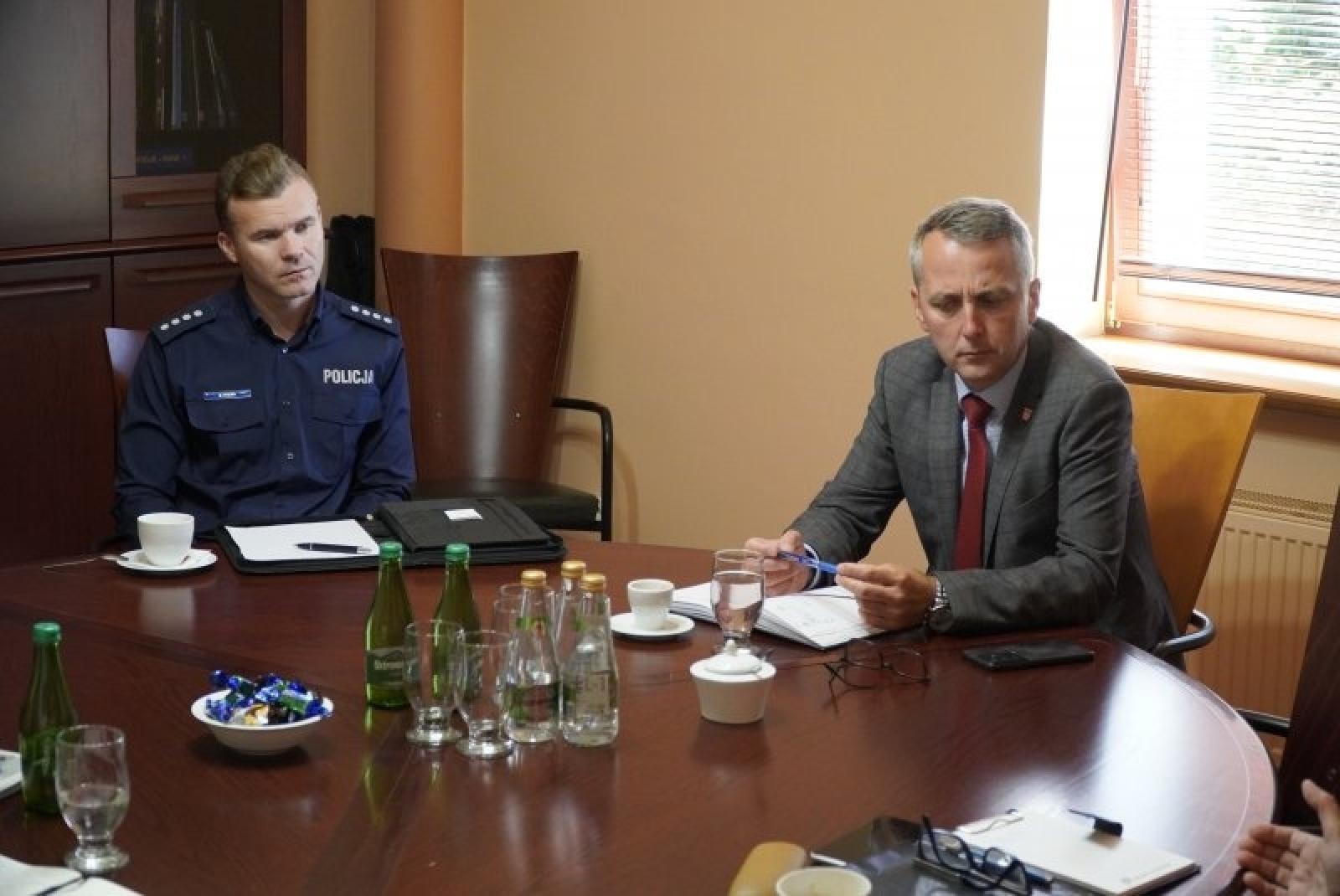 Zdjęcie w galerii na portalu naszraciborz.pl: Będzie więcej znaków zakazu i patroli na żwirowni wiadomości z regionu