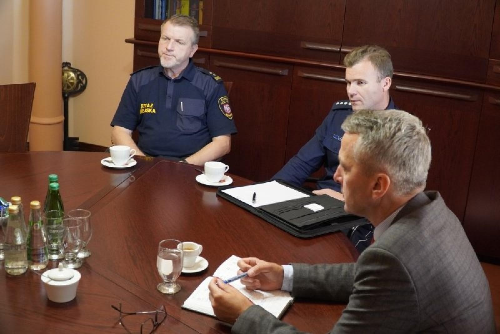 Zdjęcie w galerii na portalu naszraciborz.pl: Będzie więcej znaków zakazu i patroli na żwirowni wiadomości z regionu