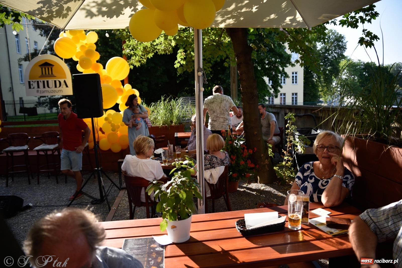 Zdjęcie w galerii na portalu naszraciborz.pl: Silesian Jazz Daughters zaśpiewały w ogródku Etiudy [FOTO i WIDEO] wiadomości z regionu