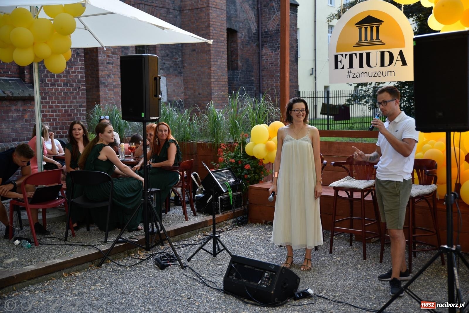 Zdjęcie w galerii na portalu naszraciborz.pl: Silesian Jazz Daughters zaśpiewały w ogródku Etiudy [FOTO i WIDEO] wiadomości z regionu