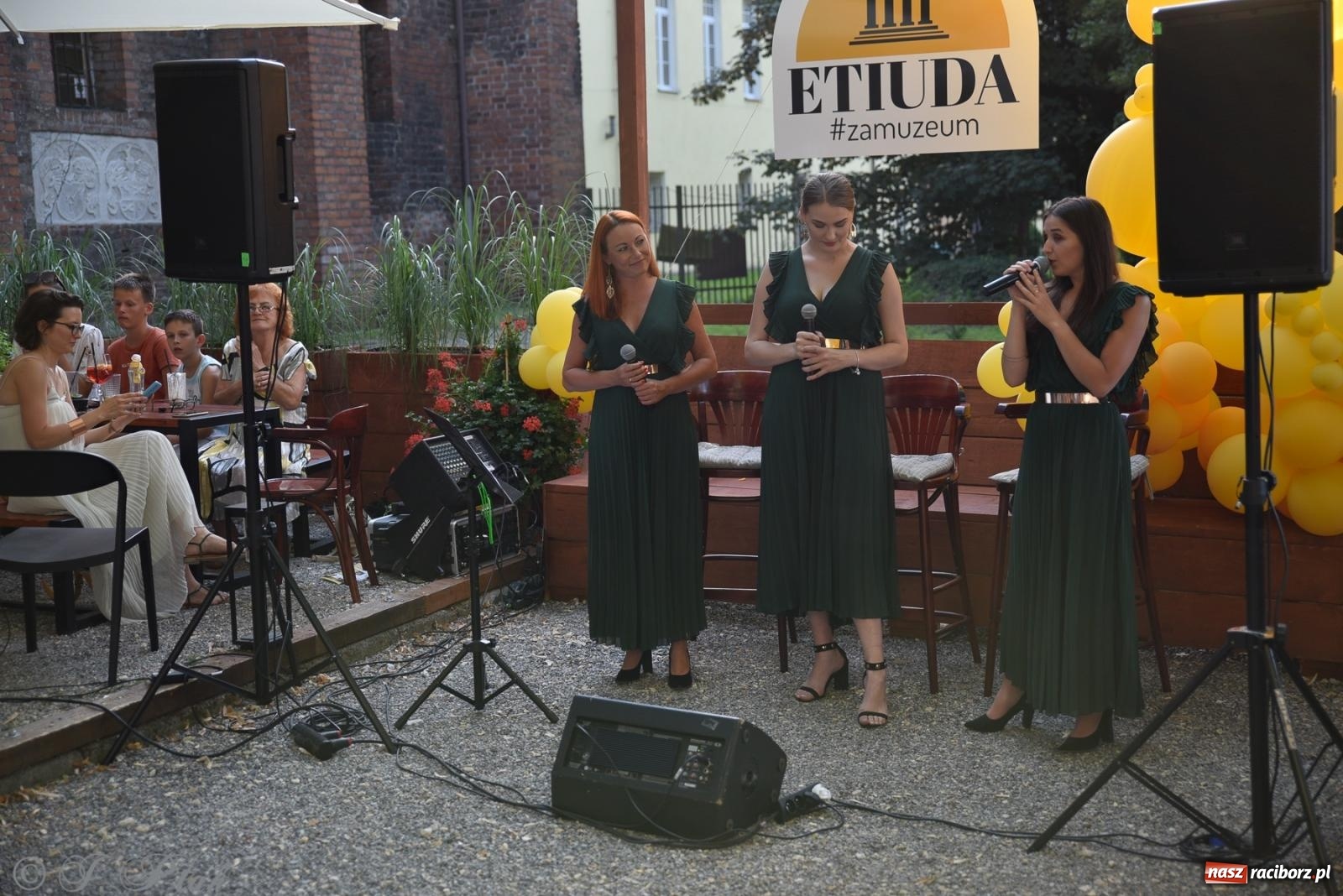 Zdjęcie w galerii na portalu naszraciborz.pl: Silesian Jazz Daughters zaśpiewały w ogródku Etiudy [FOTO i WIDEO] wiadomości z regionu