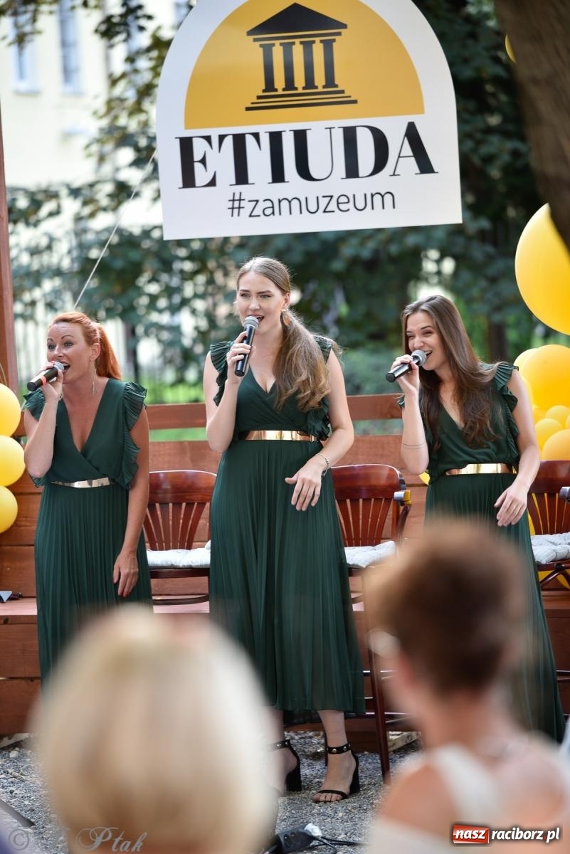 Zdjęcie w galerii na portalu naszraciborz.pl: Silesian Jazz Daughters zaśpiewały w ogródku Etiudy [FOTO i WIDEO] wiadomości z regionu