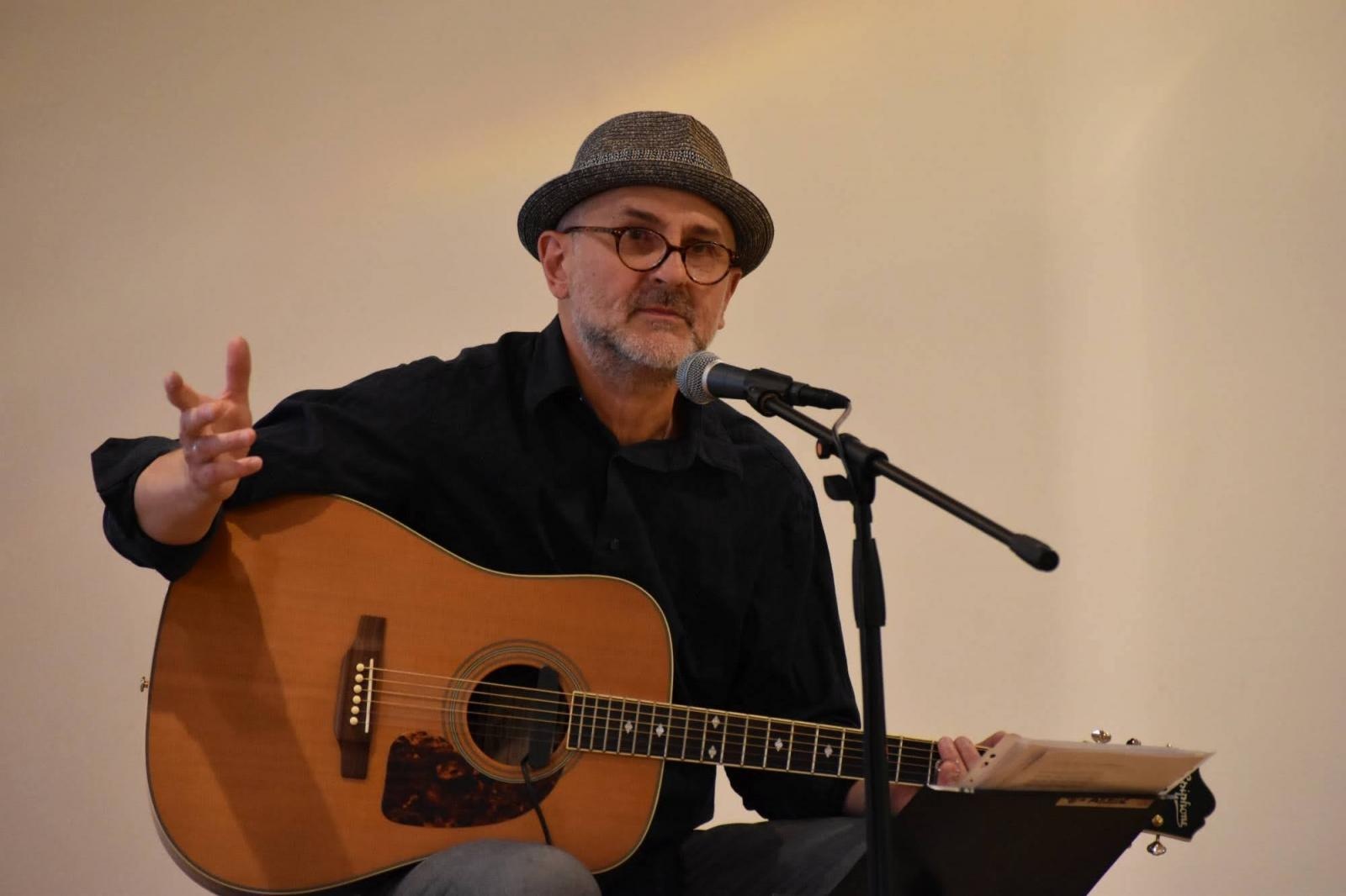 Zdjęcie w galerii na portalu naszraciborz.pl: Brzmienie bluesa wypełniło zamkowe wnętrza [FOTO] wiadomości z regionu