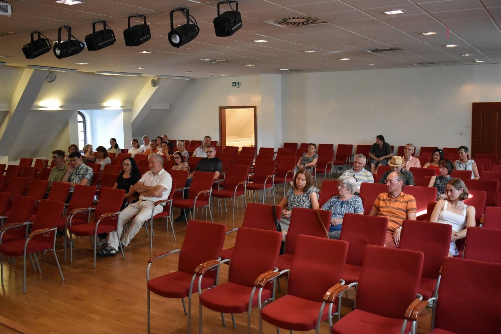 Zdjęcie w galerii na portalu naszraciborz.pl: Brzmienie bluesa wypełniło zamkowe wnętrza [FOTO] wiadomości z regionu