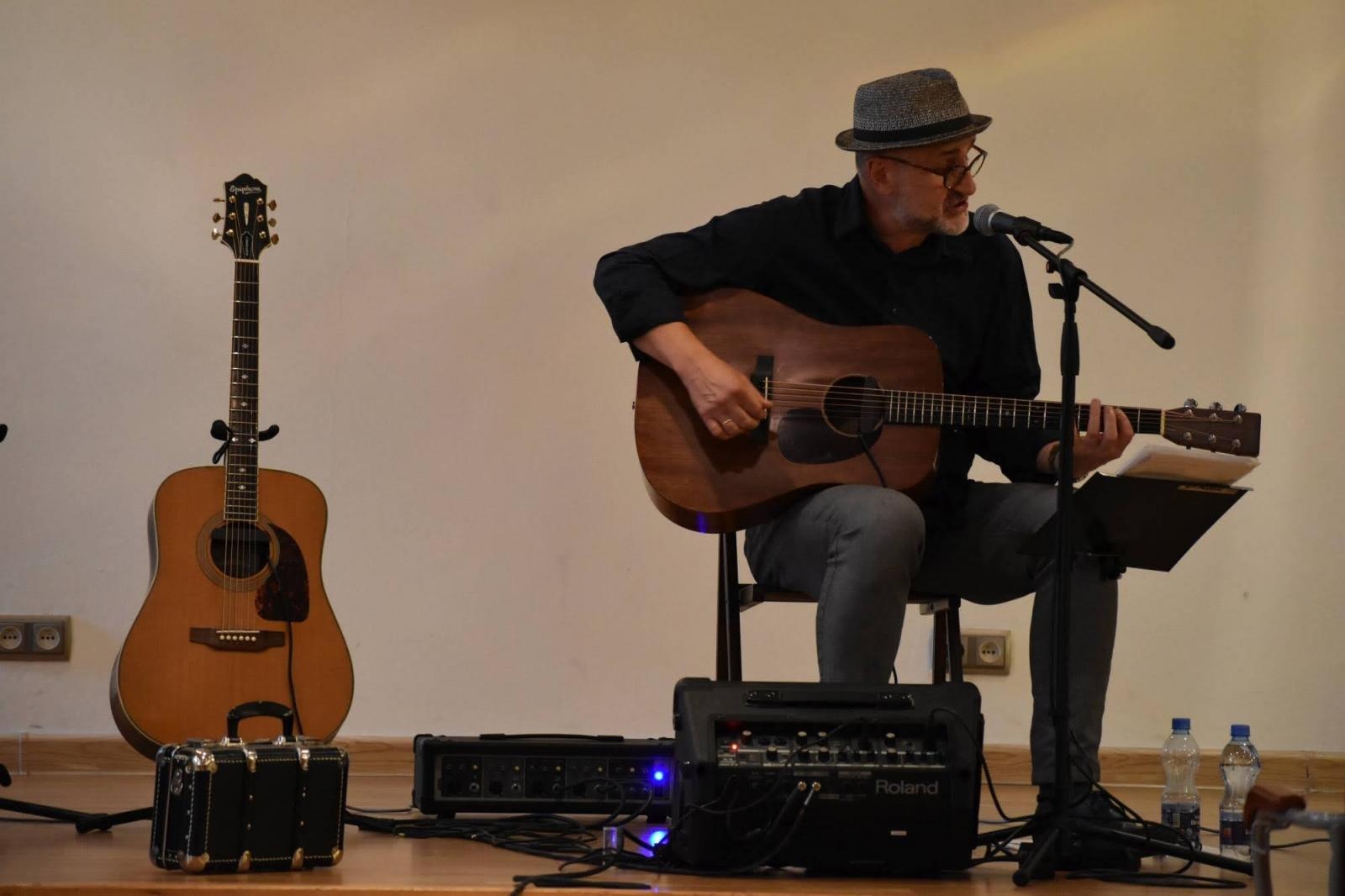 Zdjęcie w galerii na portalu naszraciborz.pl: Brzmienie bluesa wypełniło zamkowe wnętrza [FOTO] wiadomości z regionu