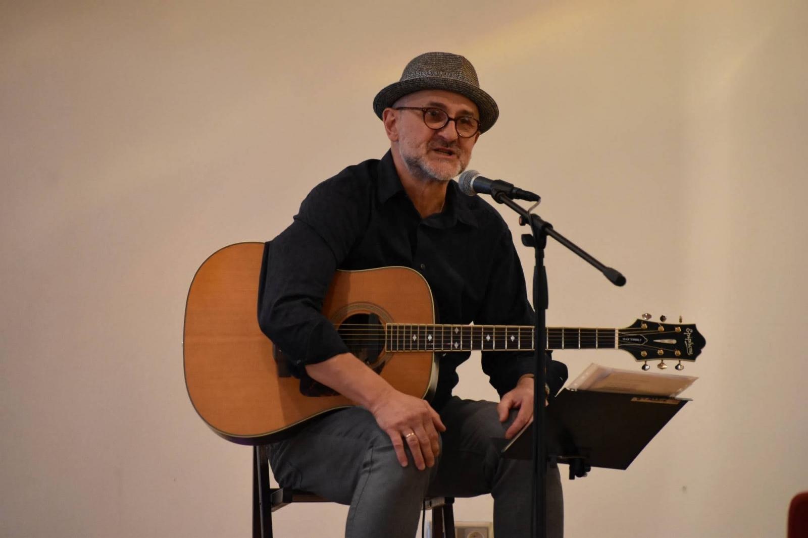 Zdjęcie w galerii na portalu naszraciborz.pl: Brzmienie bluesa wypełniło zamkowe wnętrza [FOTO] wiadomości z regionu