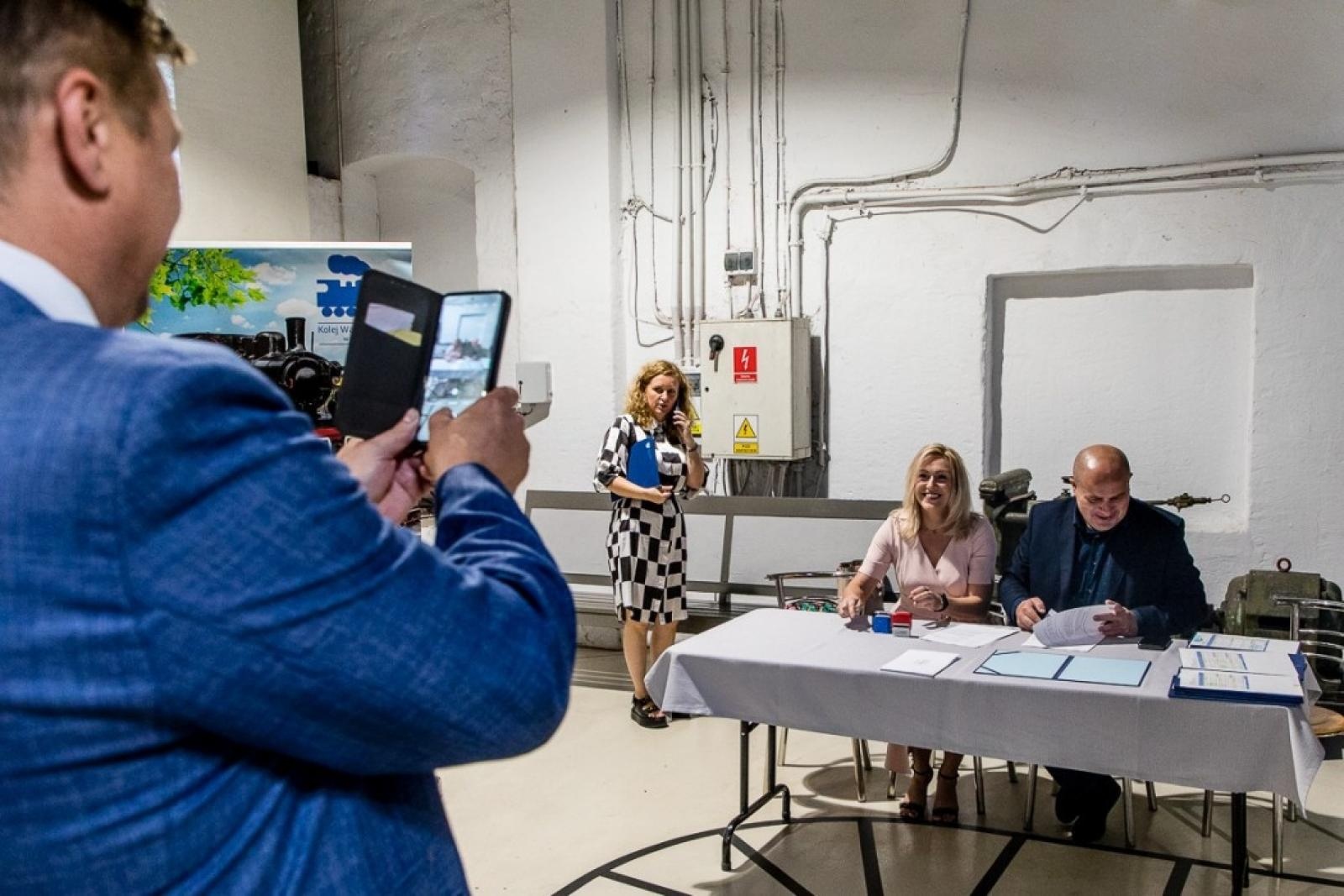 Zdjęcie w galerii na portalu naszraciborz.pl: Inicjatywa sołecka dla Raciborszczyzny - umowy podpisano w skansenie wiadomości z regionu