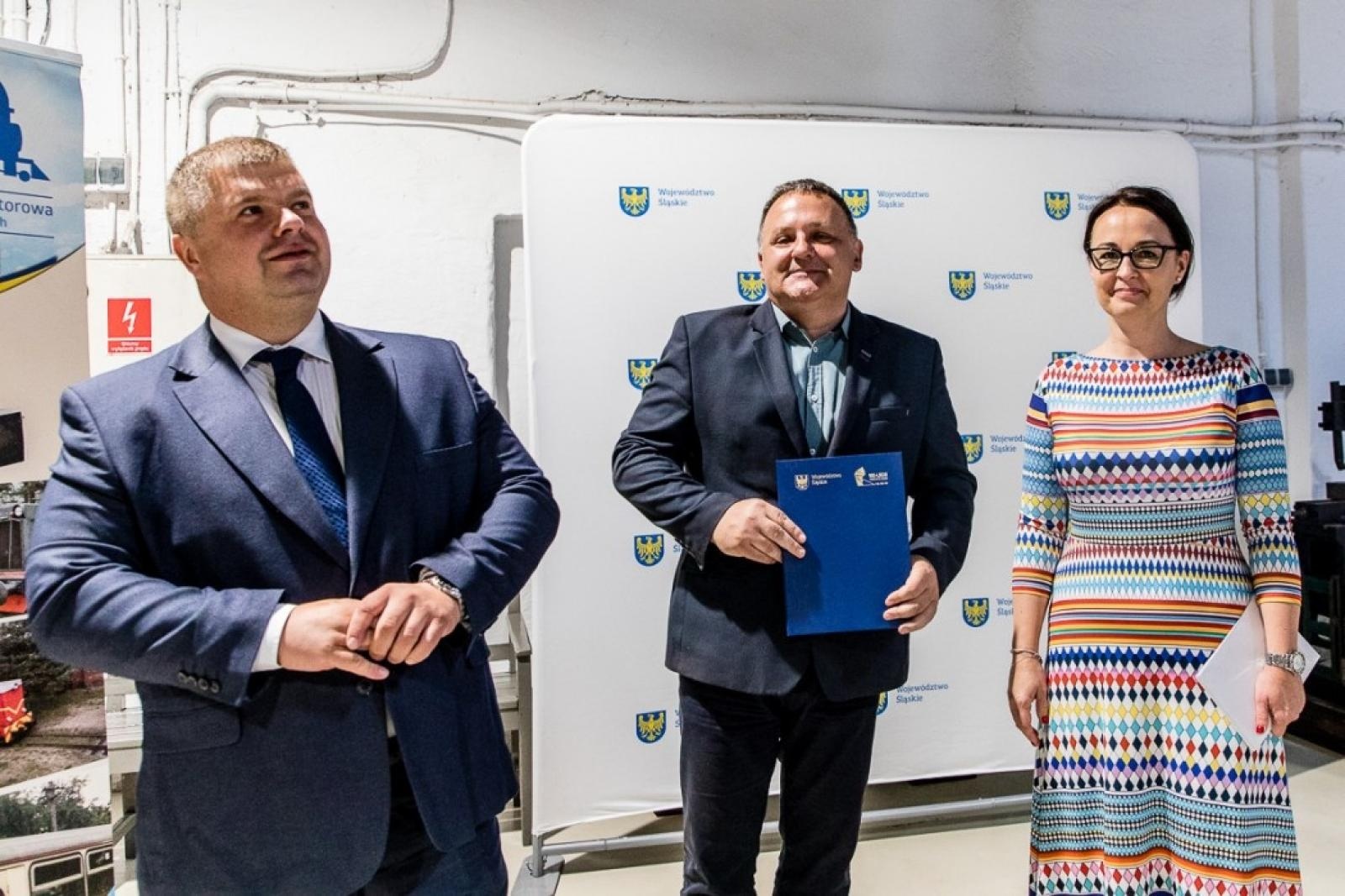 Zdjęcie w galerii na portalu naszraciborz.pl: Inicjatywa sołecka dla Raciborszczyzny - umowy podpisano w skansenie wiadomości z regionu