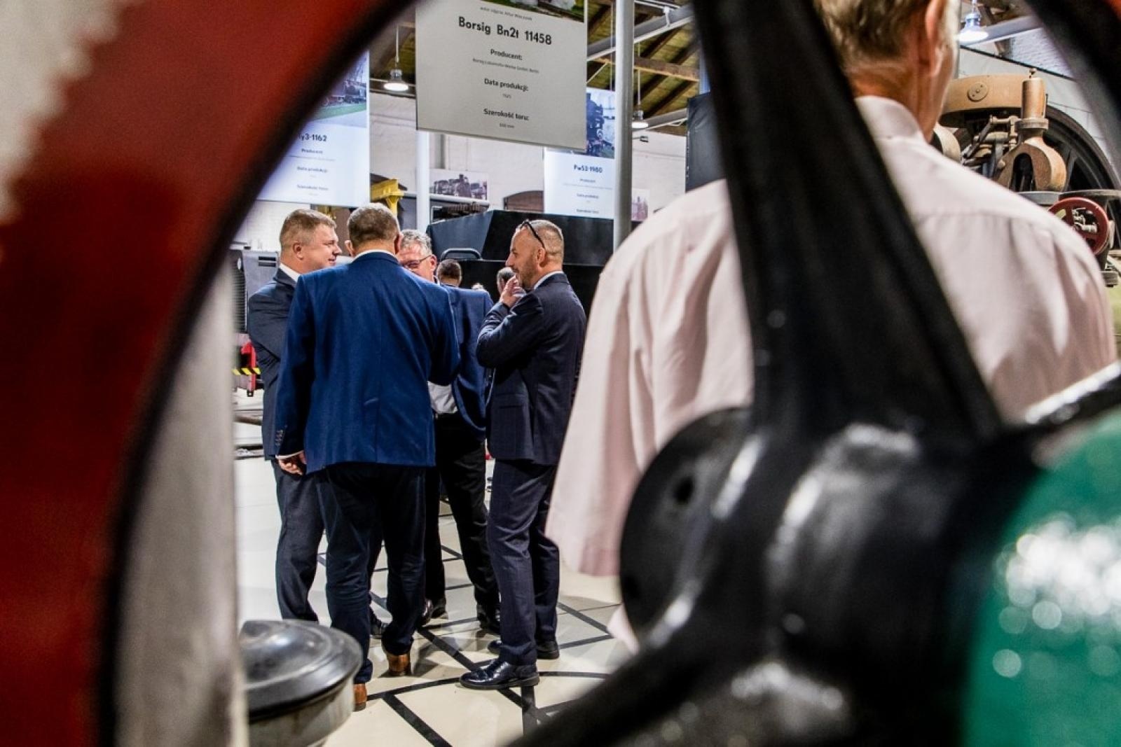 Zdjęcie w galerii na portalu naszraciborz.pl: Inicjatywa sołecka dla Raciborszczyzny - umowy podpisano w skansenie wiadomości z regionu