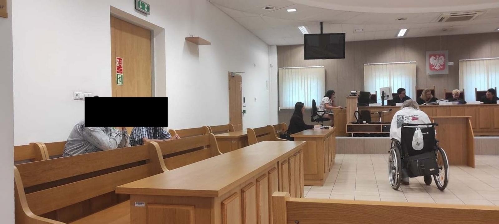 Zdjęcie w galerii na portalu naszraciborz.pl: Przed sądem w Rybniku zeznawała żona Radosława Ś., oskarżonego o zabójstwo asp. Michała Kędzierskiego wiadomości z regionu