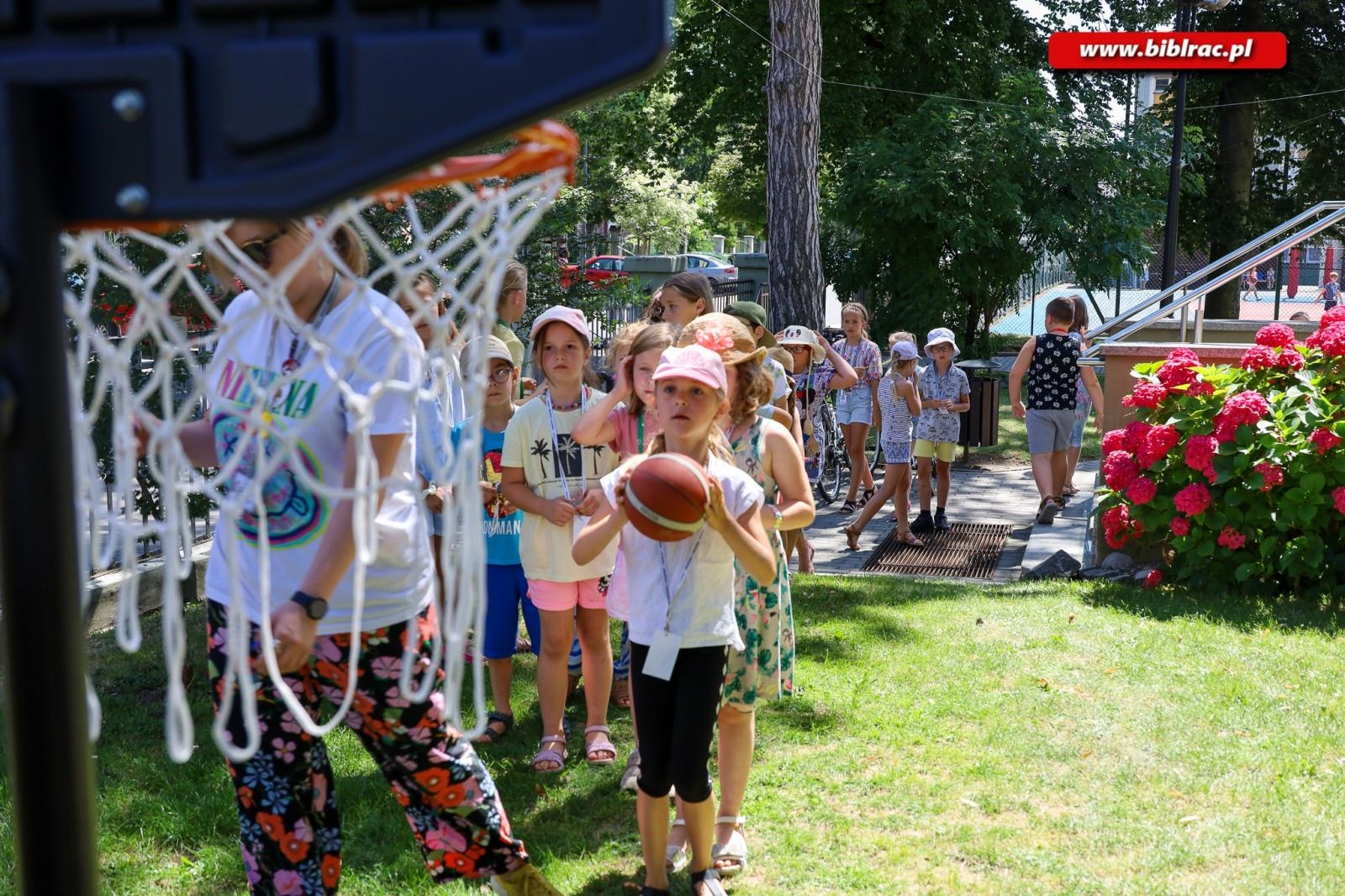 Zdjęcie w galerii na portalu naszraciborz.pl: Bajki polskie i litewskie wybrzmiały w kolejnym tygodniu Baśniowego Lata z Biblioteką wiadomości z regionu