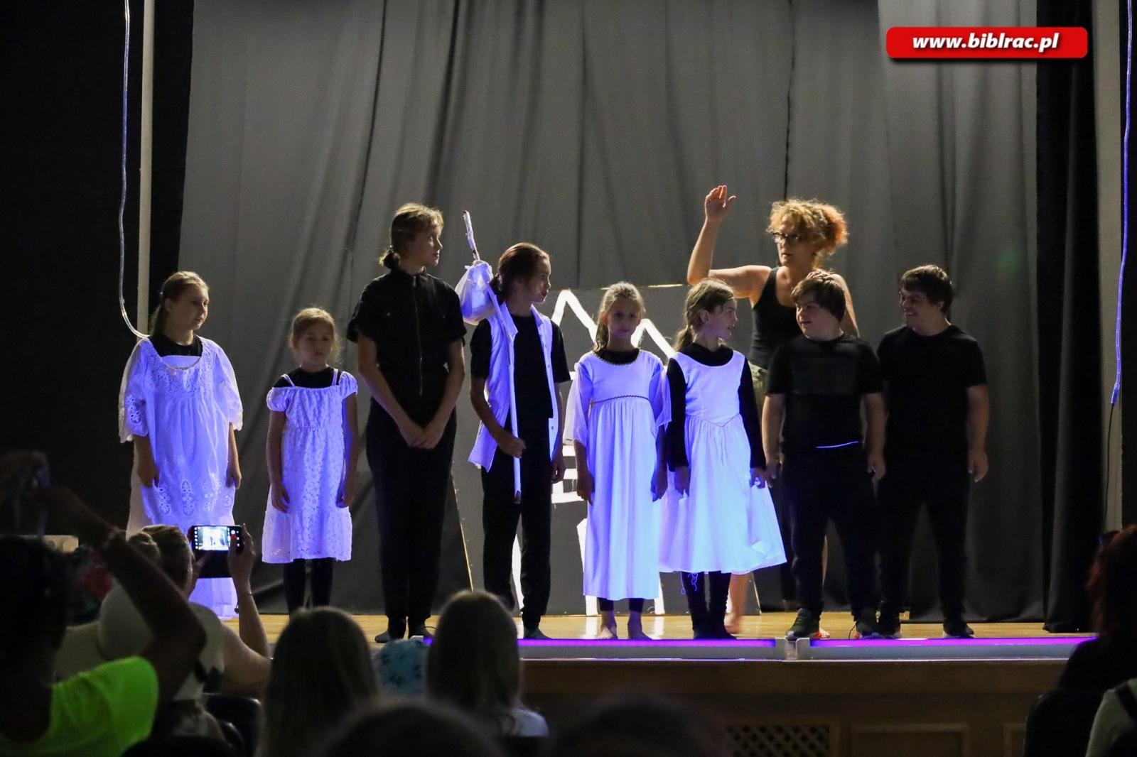 Zdjęcie w galerii na portalu naszraciborz.pl: Bajki polskie i litewskie wybrzmiały w kolejnym tygodniu Baśniowego Lata z Biblioteką wiadomości z regionu