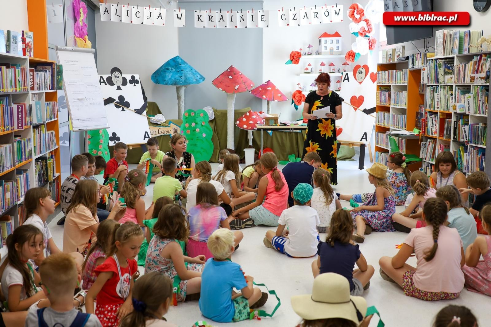 Zdjęcie w galerii na portalu naszraciborz.pl: Bajki polskie i litewskie wybrzmiały w kolejnym tygodniu Baśniowego Lata z Biblioteką wiadomości z regionu