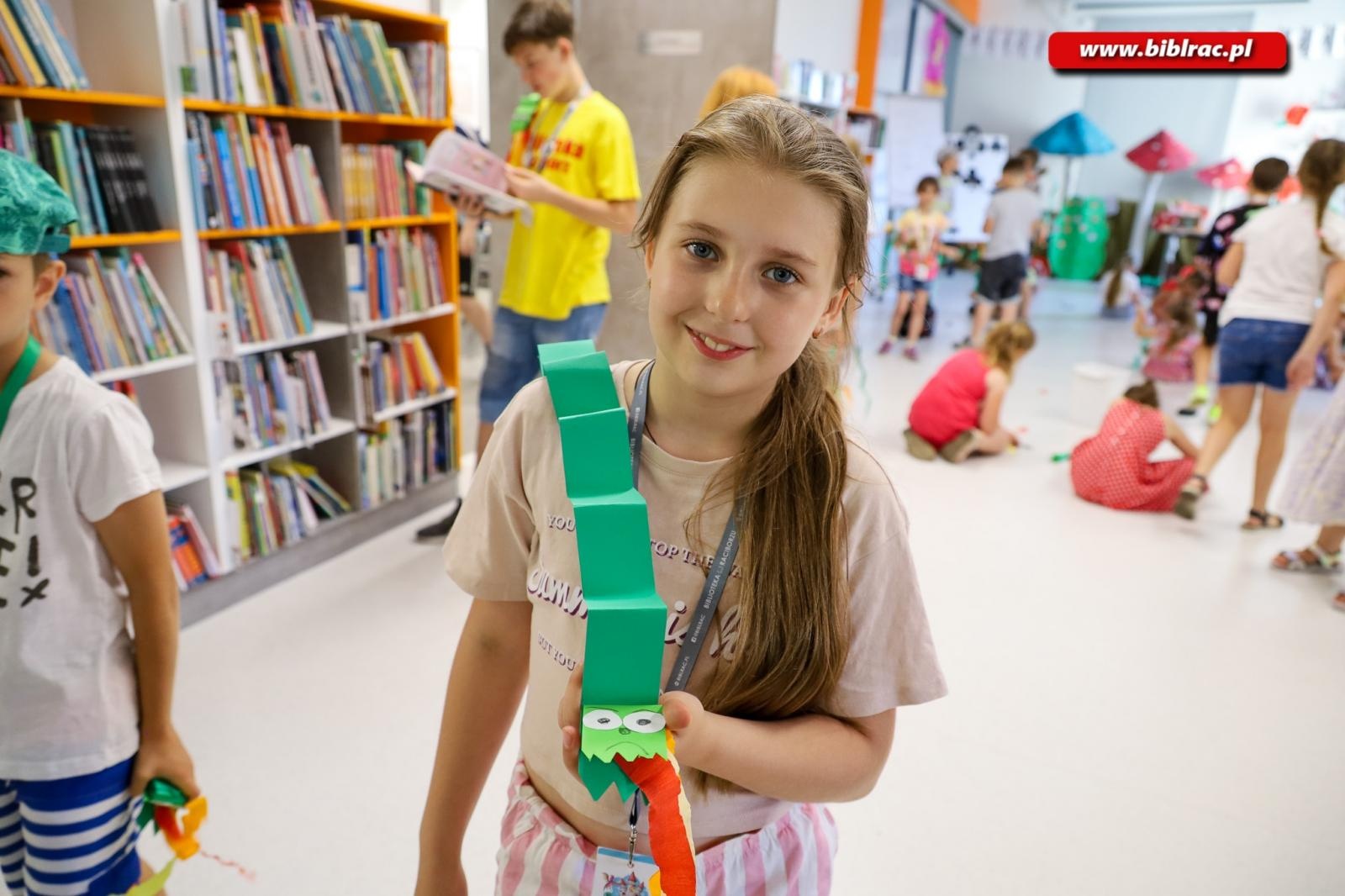 Zdjęcie w galerii na portalu naszraciborz.pl: Bajki polskie i litewskie wybrzmiały w kolejnym tygodniu Baśniowego Lata z Biblioteką wiadomości z regionu