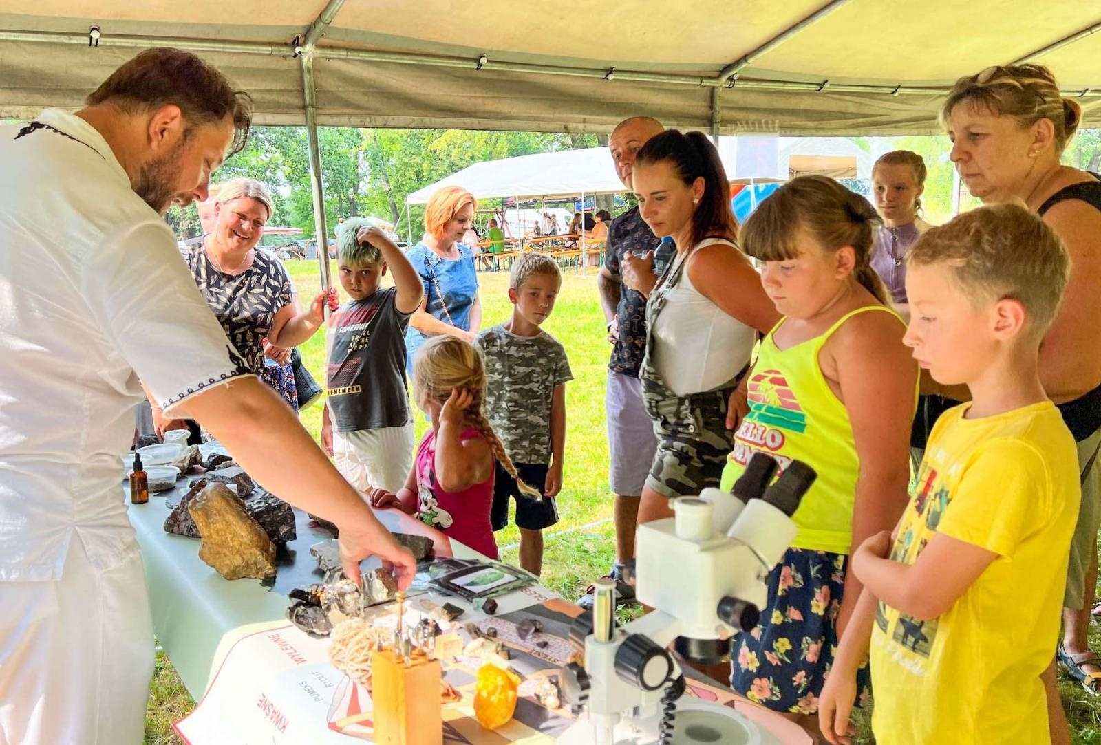 Zdjęcie w galerii na portalu naszraciborz.pl: Pałac w świecie żywiołów. Spotkanie z nauką i sztuką w Rzuchowie wiadomości z regionu