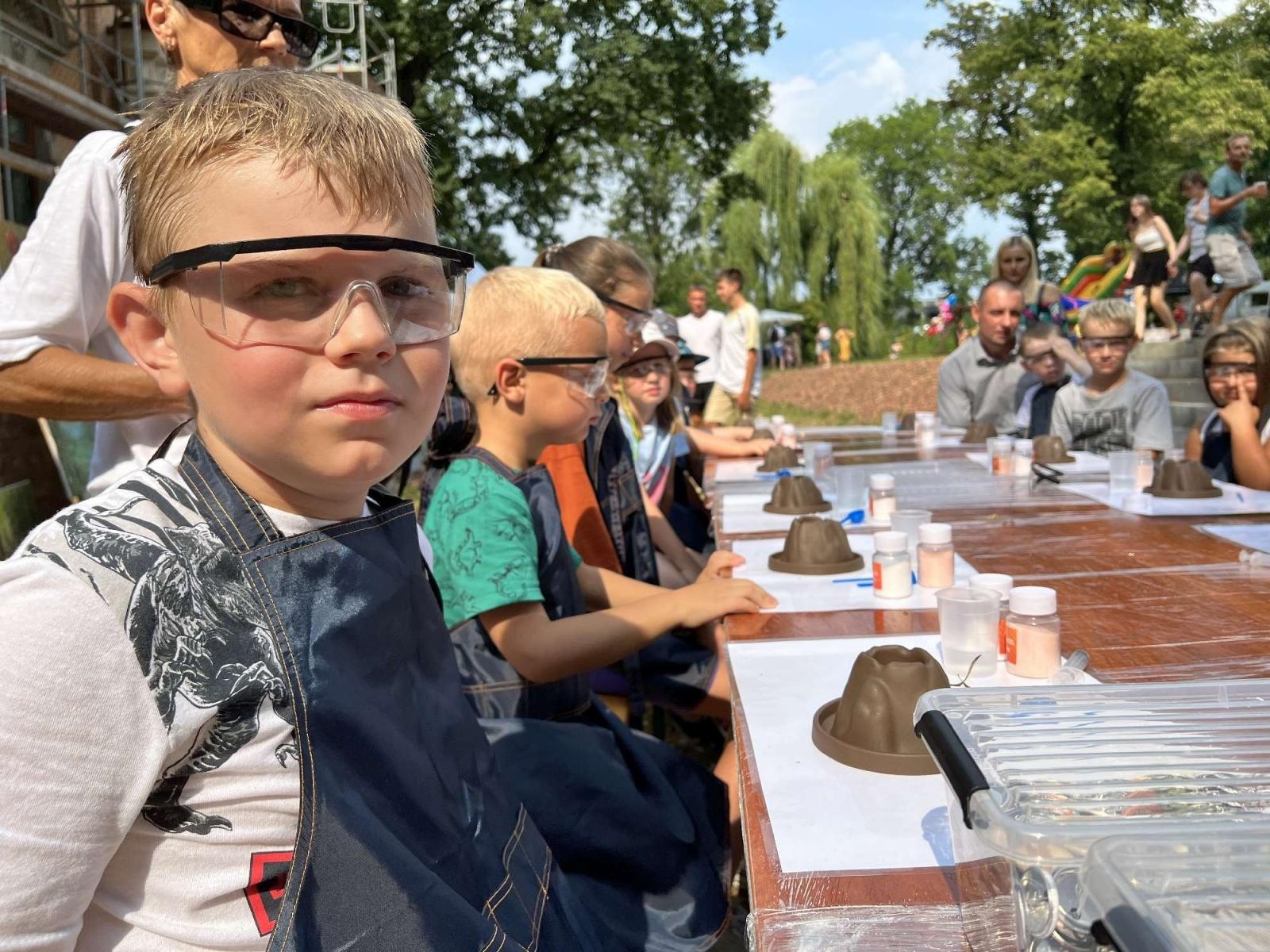 Zdjęcie w galerii na portalu naszraciborz.pl: Pałac w świecie żywiołów. Spotkanie z nauką i sztuką w Rzuchowie wiadomości z regionu