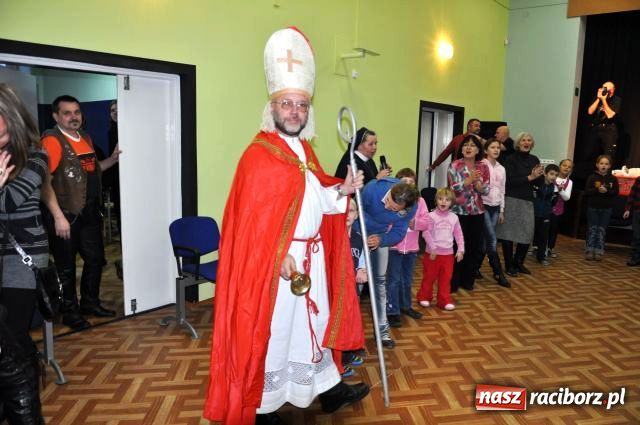 Zdjęcie w galerii na portalu naszraciborz.pl: Mikołajki z motocyklistami wiadomości z regionu