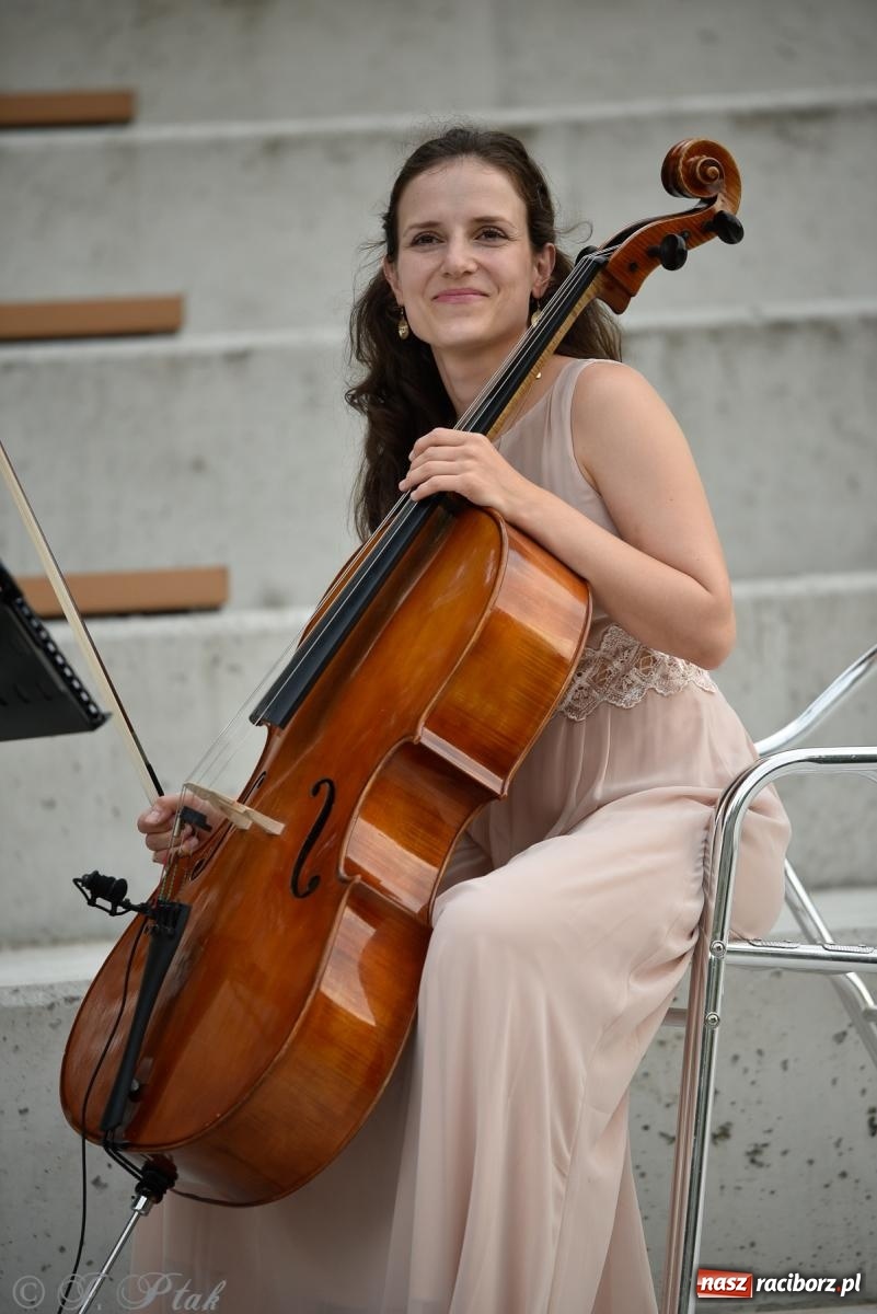 Zdjęcie w galerii na portalu naszraciborz.pl: Letnie koncerty na Bulwarach Nadodrzańskich - Elara Classic Trio wiadomości z regionu