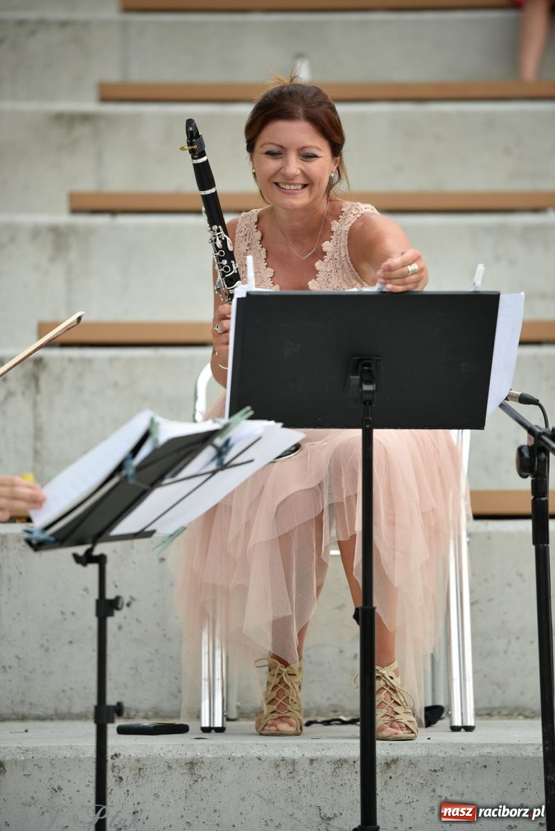 Zdjęcie w galerii na portalu naszraciborz.pl: Letnie koncerty na Bulwarach Nadodrzańskich - Elara Classic Trio wiadomości z regionu