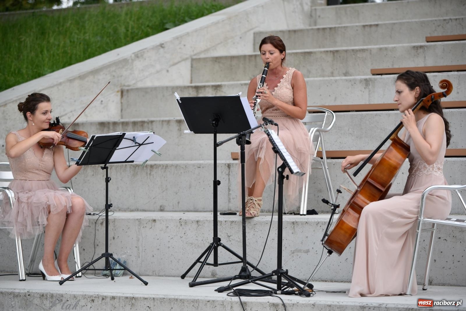 Zdjęcie w galerii na portalu naszraciborz.pl: Letnie koncerty na Bulwarach Nadodrzańskich - Elara Classic Trio wiadomości z regionu
